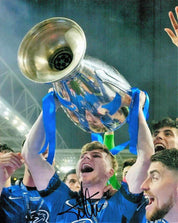Timo Werner signs for Timo Werner Signed 10x8 Colour Photo – Chelsea FC (Champions League Winners)