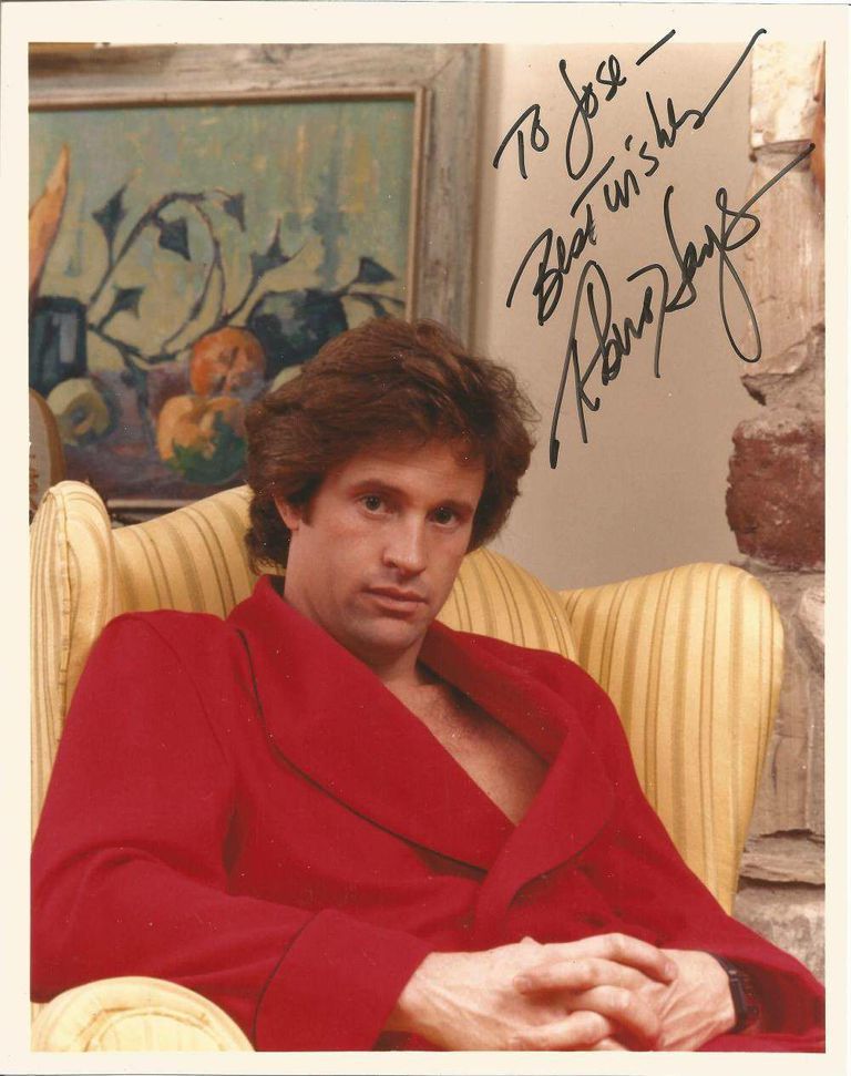 Robert Hays Signed 10x8 Colour Photograph – Dedicated Autograph