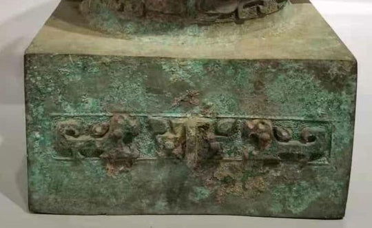 Ancient Shang Dynasty Bronze Double-Ear Tripod